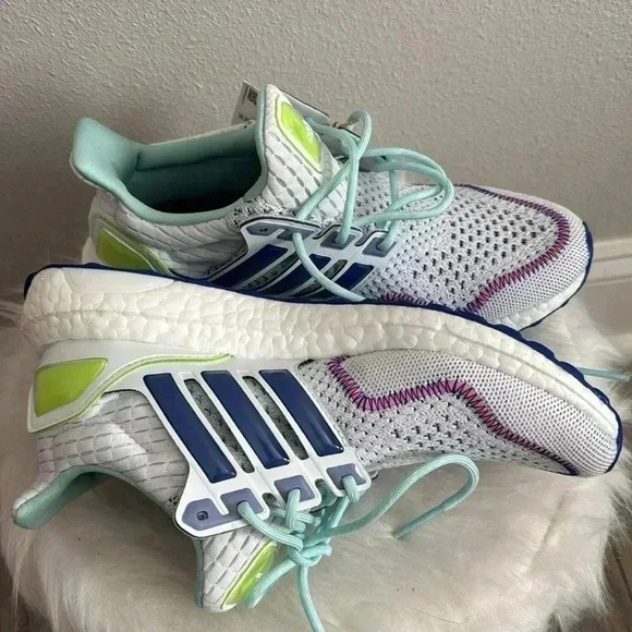 Adidas Women’s ULTRABOOST 1.0 Running SHOES - Picture 4 of 9